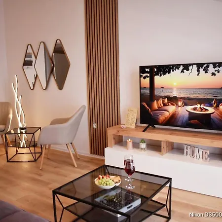 Matanovi Dvori Apartment Podstrana